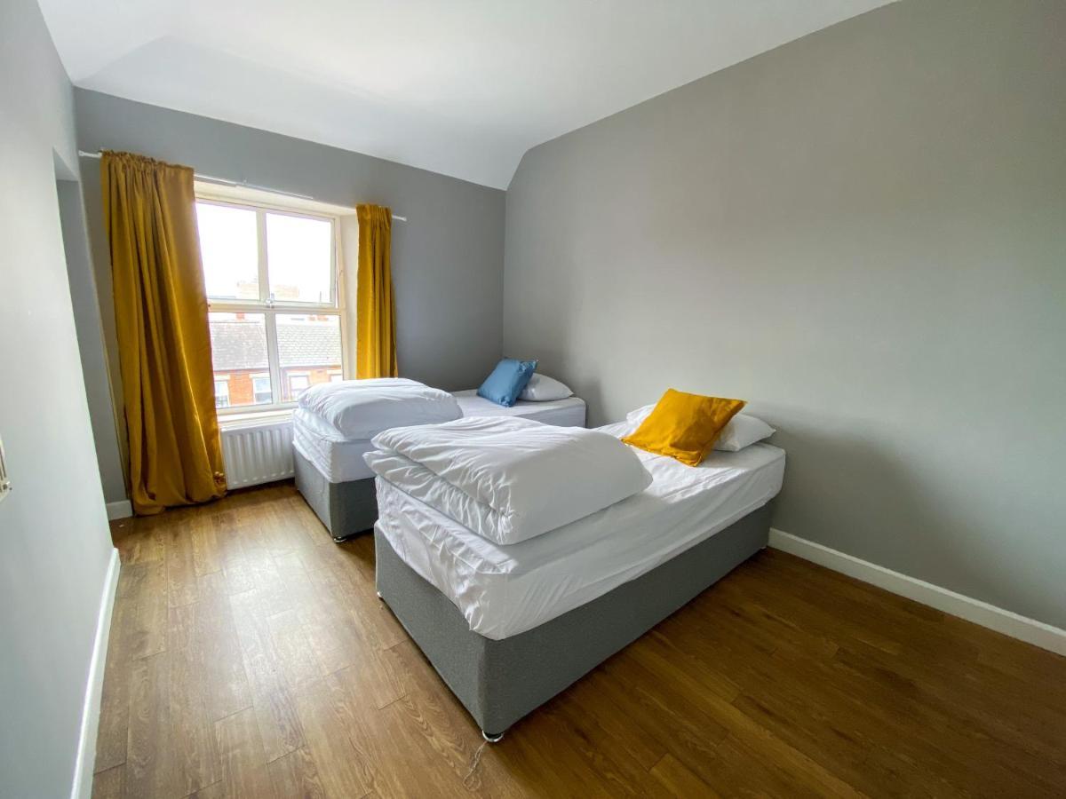 Einzelbett im Frauenschlafsaal mit 2 Betten